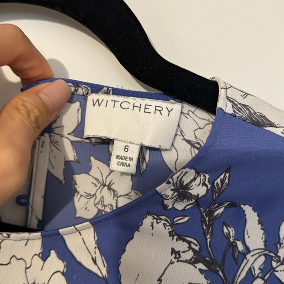 Witchery floral blouse - Picture 3 of 3